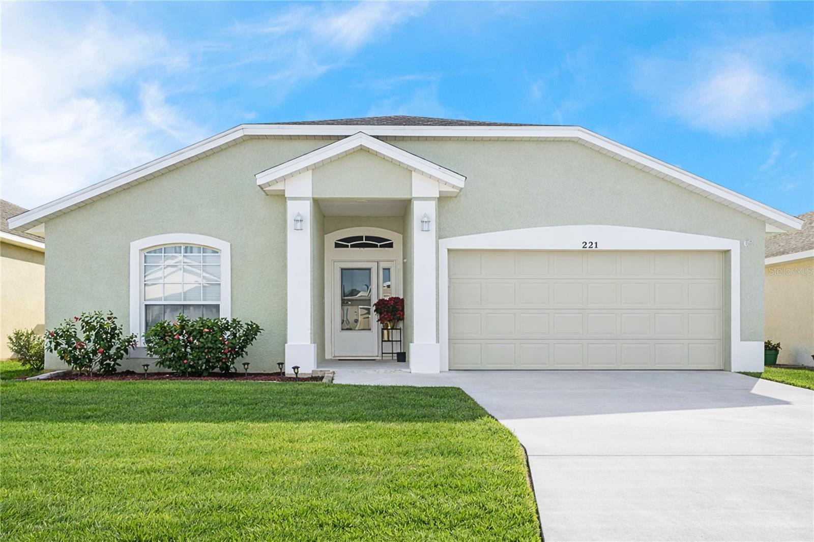 Photo of 221 PRATHER DRIVE DAVENPORT FL 33837