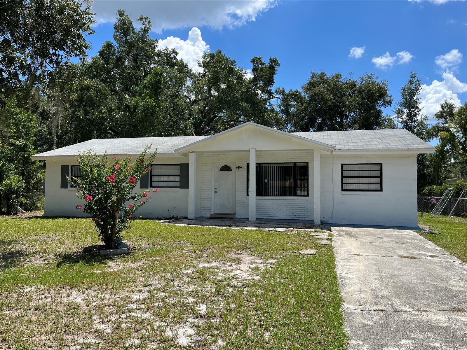 Photo of 605 PLUM LANE ALTAMONTE SPRINGS FL 32701