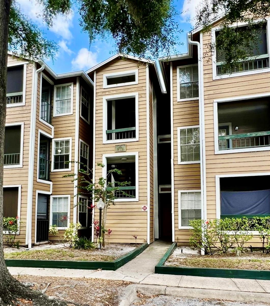 Photo of 4225 THORNBRIAR LANE #208 ORLANDO FL 32822