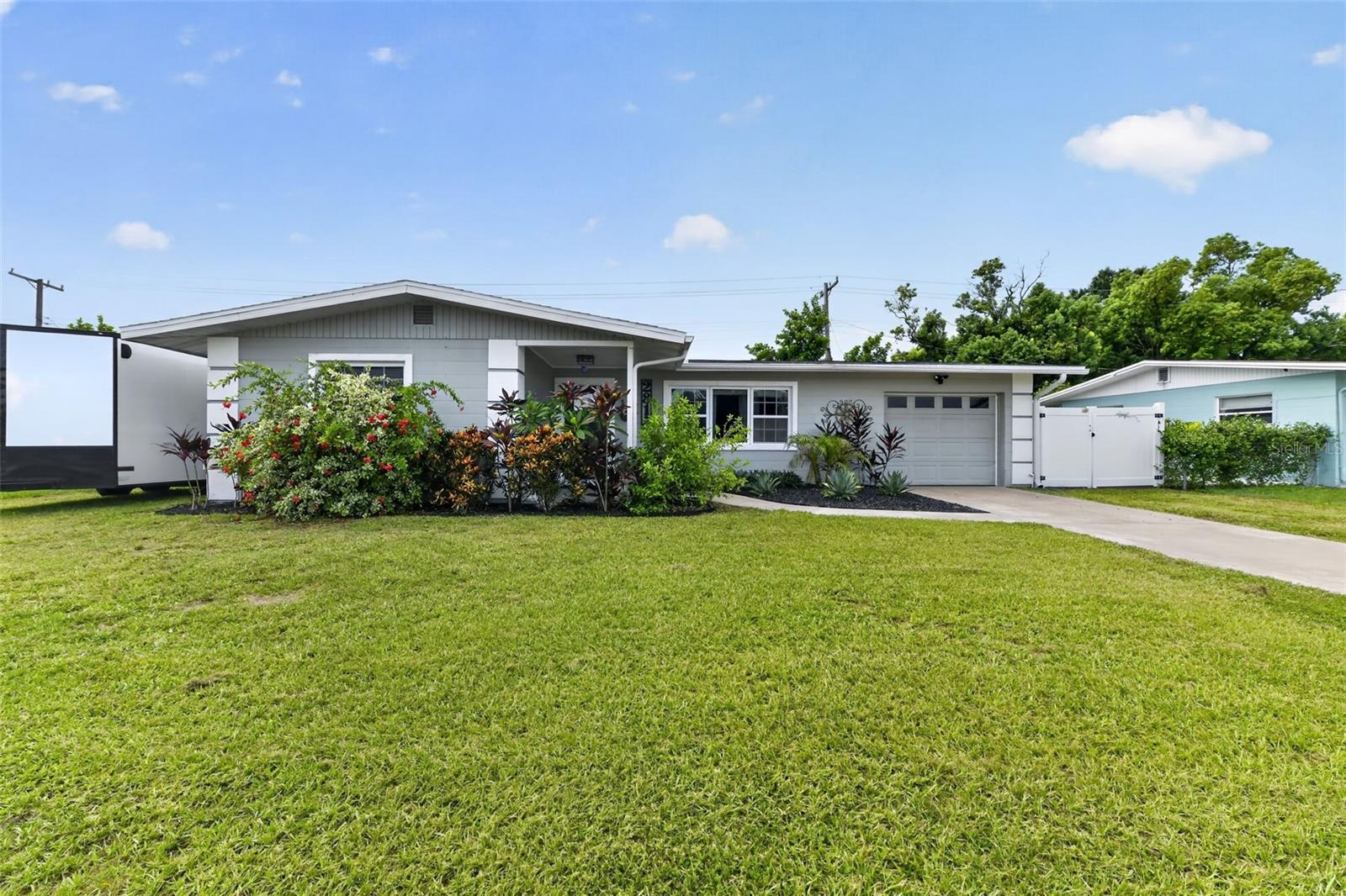 Photo of 2815 SOUTHERN PARKWAY BRADENTON FL 34205