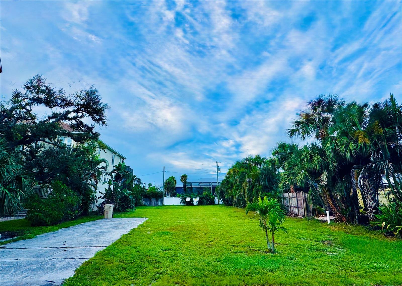 Photo of 821 LAGUNA DRIVE VENICE FL 34285