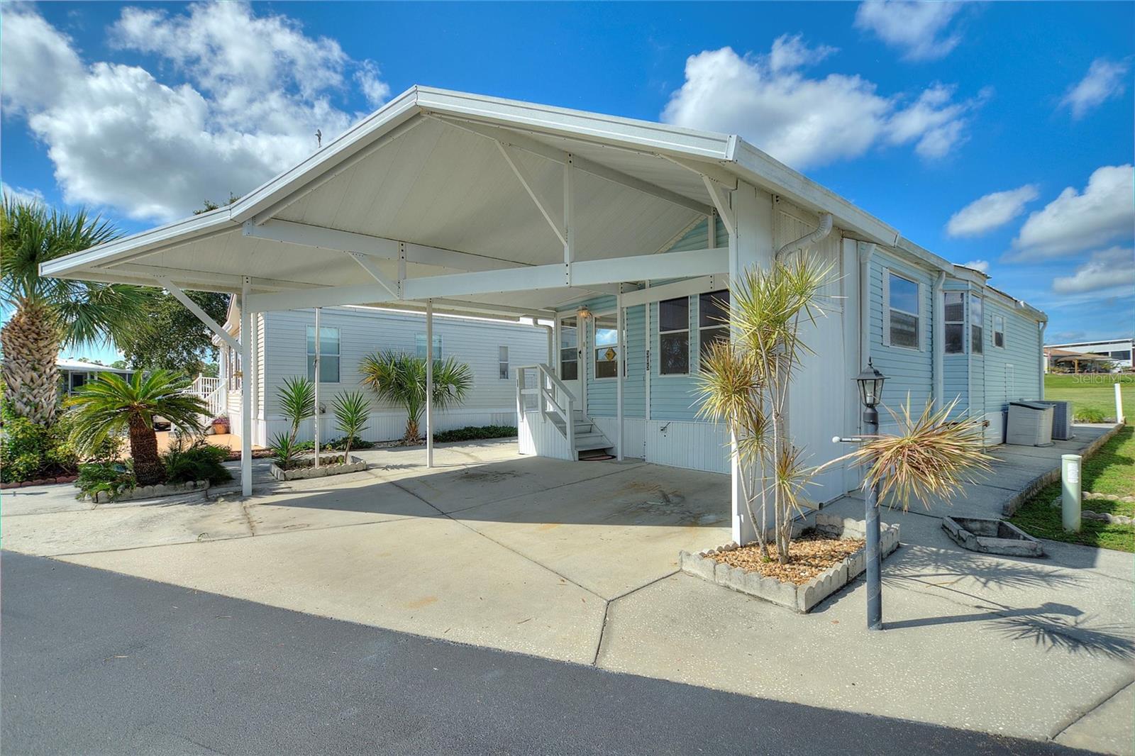 Photo of 305 ARNOLD PALMER DRIVE DAVENPORT FL 33837