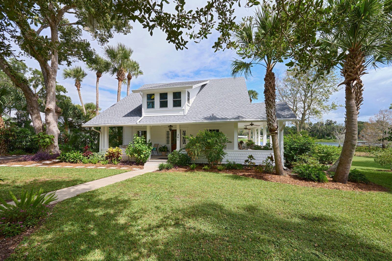 Photo of 261 N LAKEVIEW DRIVE LAKE HELEN FL 32744