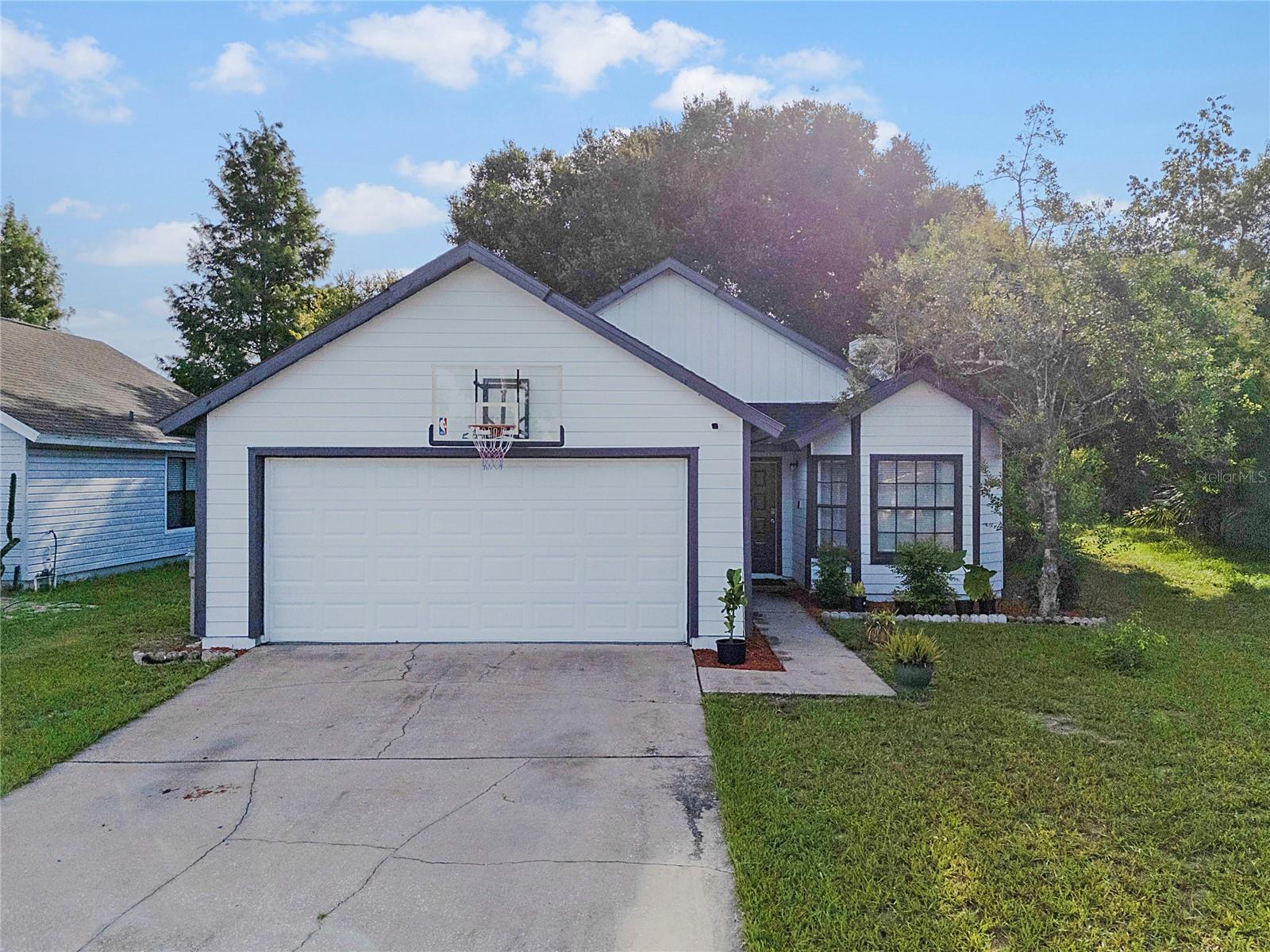 Photo of 555 SWALLOW COURT APOPKA FL 32712