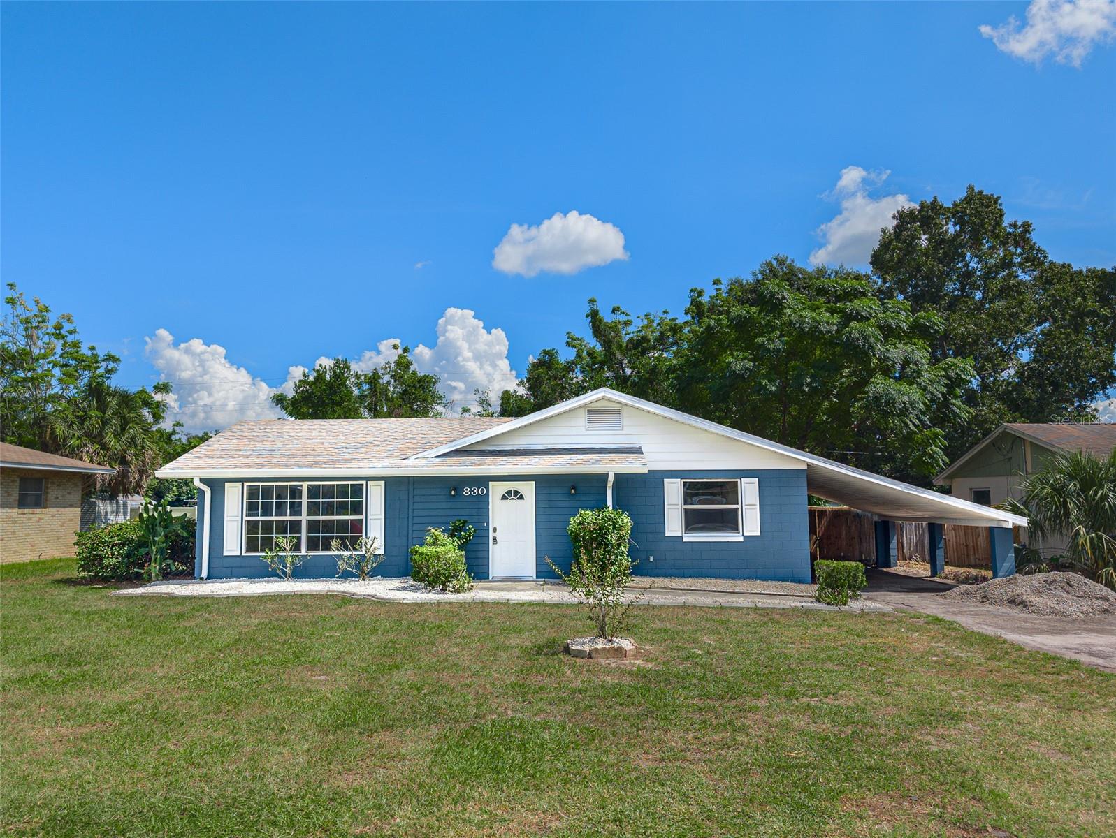 Photo of 830 N SUNSET DRIVE MOUNT DORA FL 32757