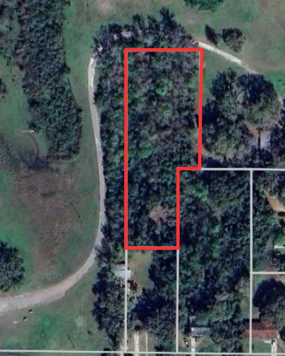 Photo of PRIVATE DRIVE TAVARES FL 32778