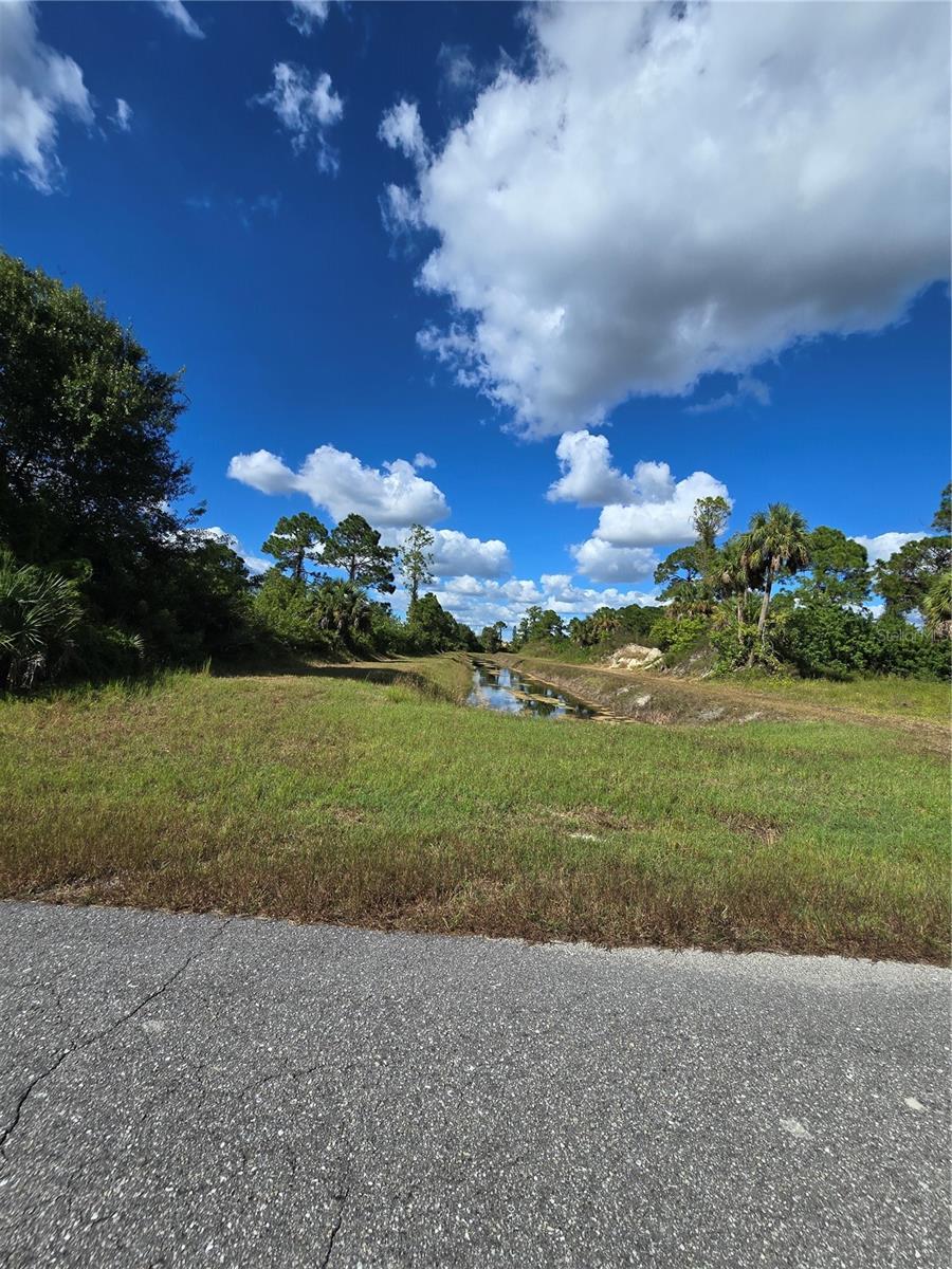 Photo of 425 WILDER AVENUE LEHIGH ACRES FL 33974