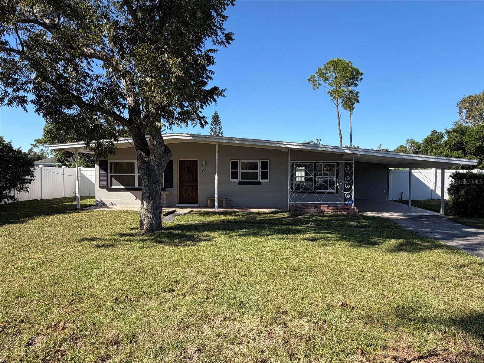 Photo of 1601 ROSELAWN STREET WINTER HAVEN FL 33880