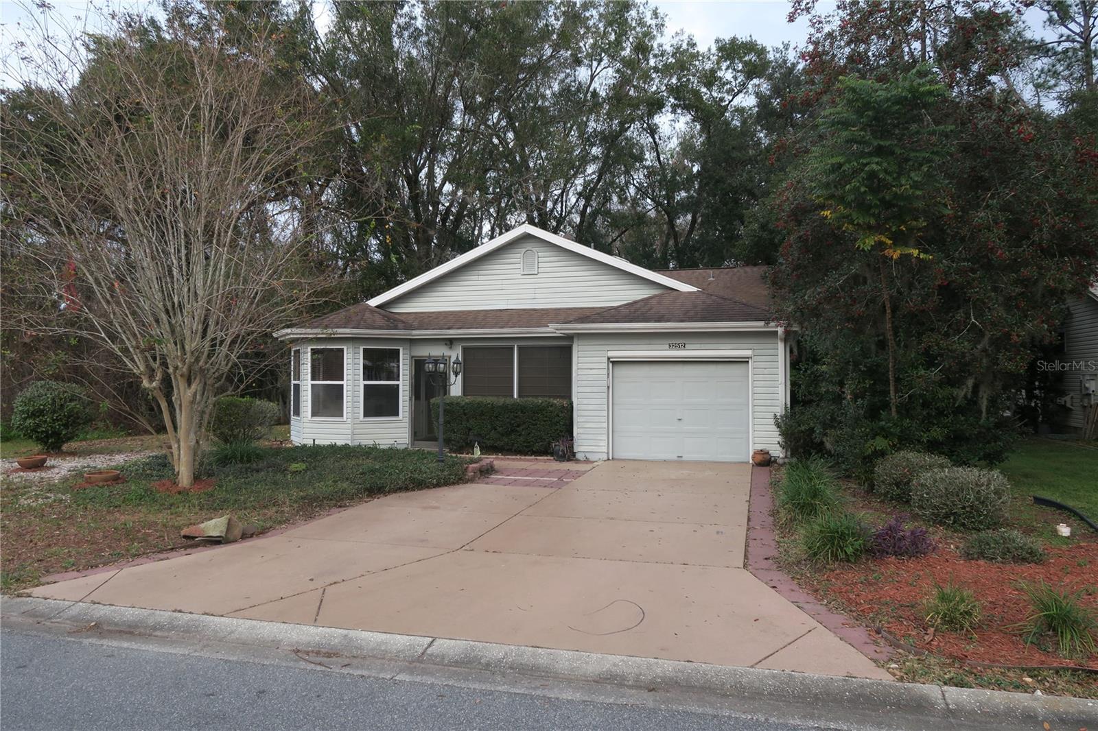 Photo of 32512 OAK PARK DRIVE LEESBURG FL 34748