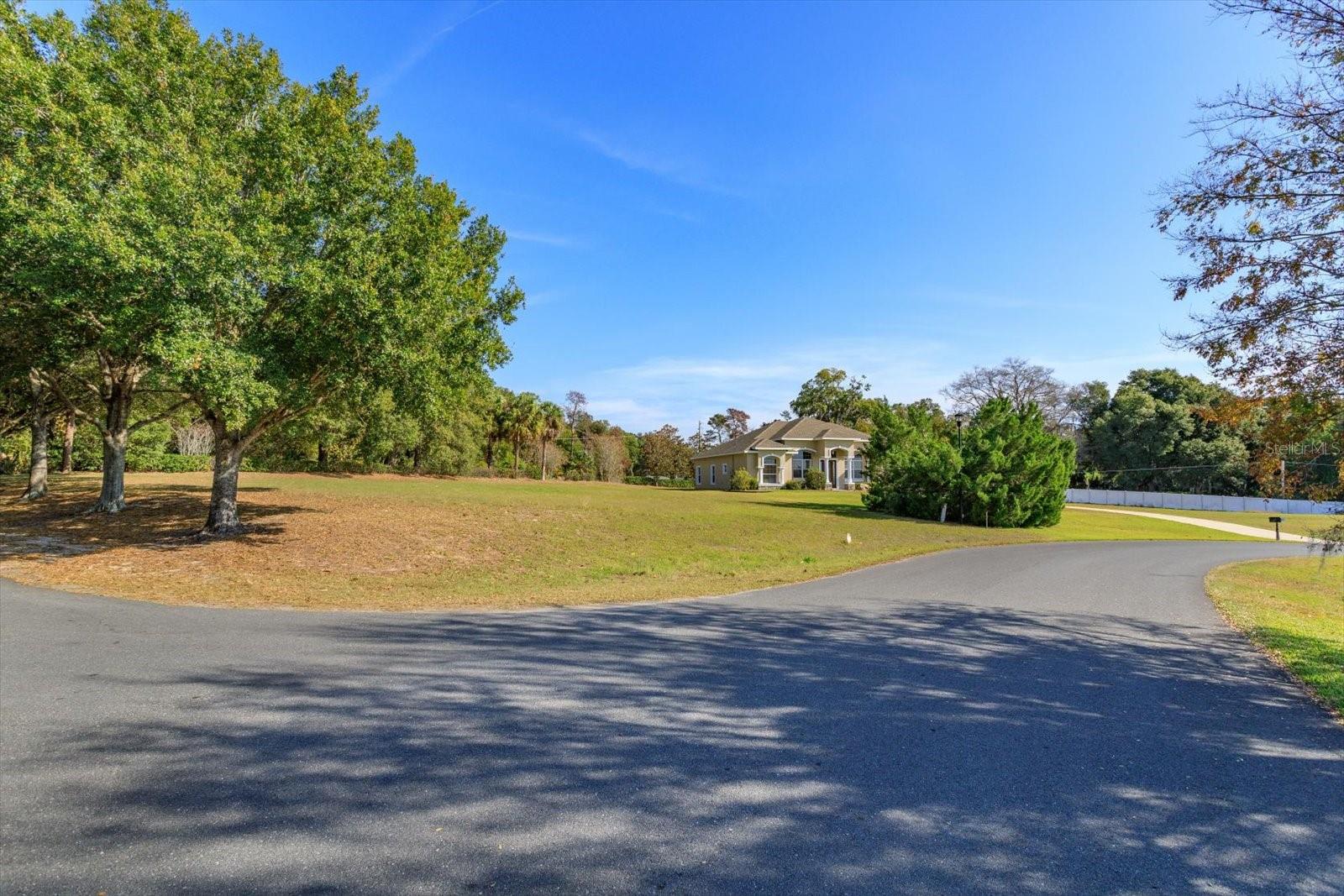 Photo of 1001 MYRTLE BREEZES COURT FRUITLAND PARK FL 34731