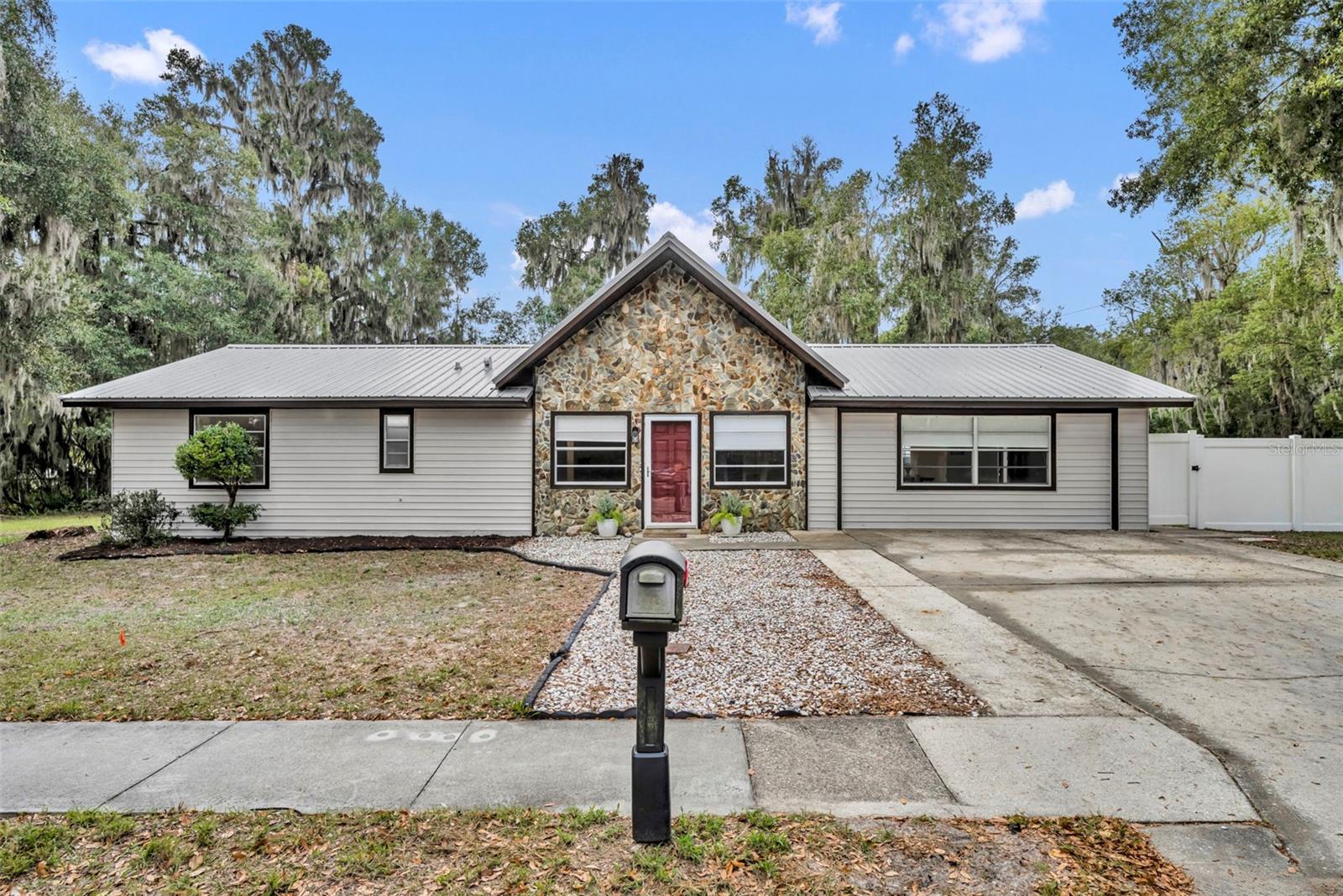 Photo of 1240 W VOORHIS AVENUE DELAND FL 32720