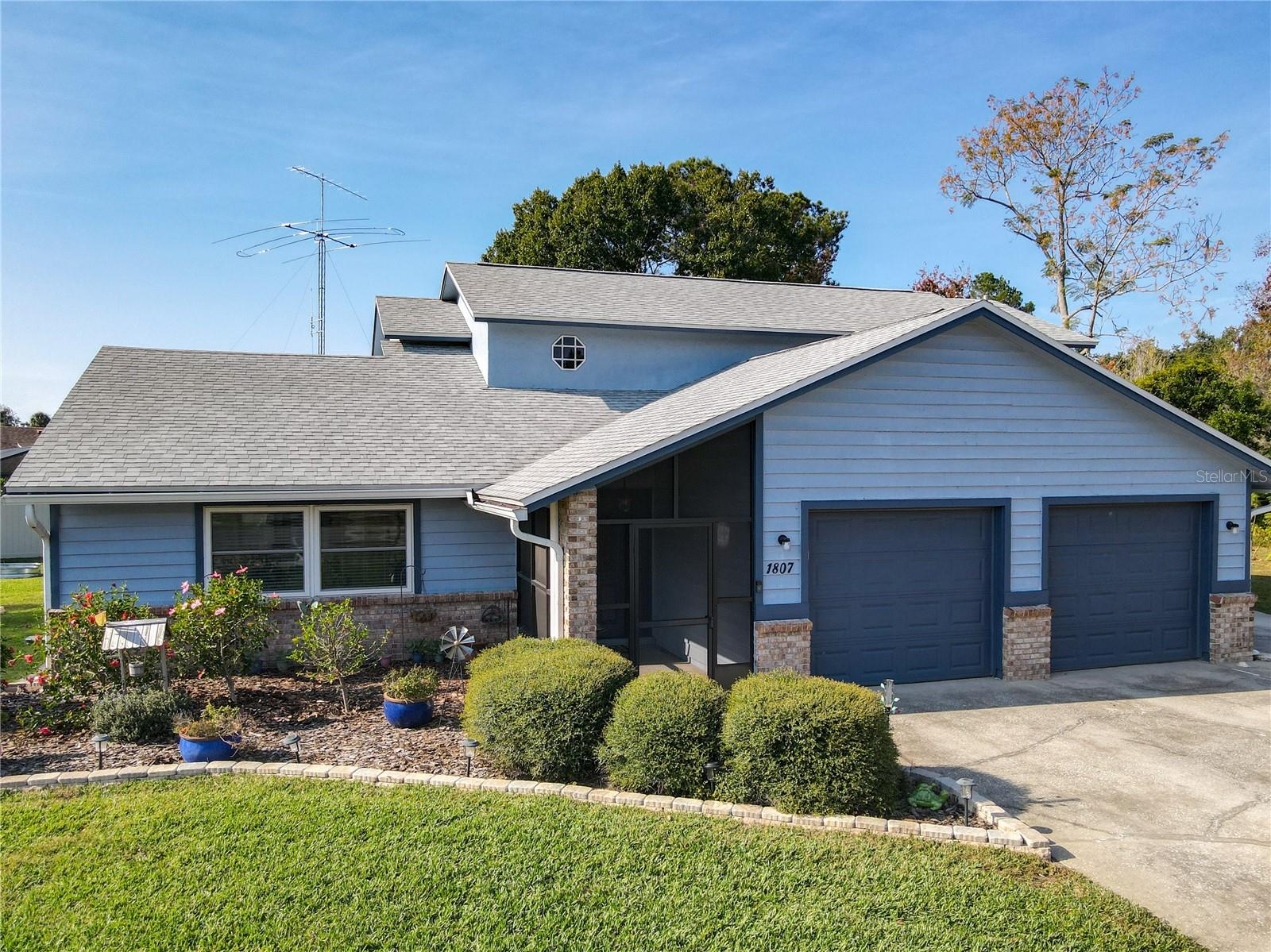 Photo of 1807 VIRGINIA COURT TAVARES FL 32778