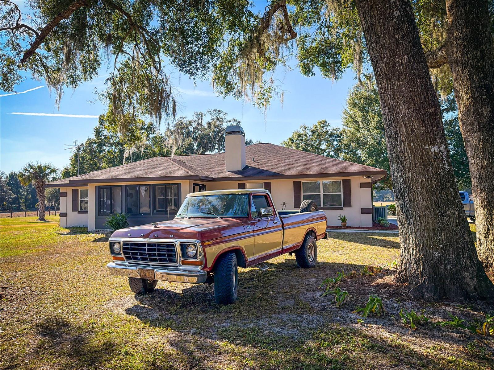 Photo of 1199 CR 542G BUSHNELL FL 33513