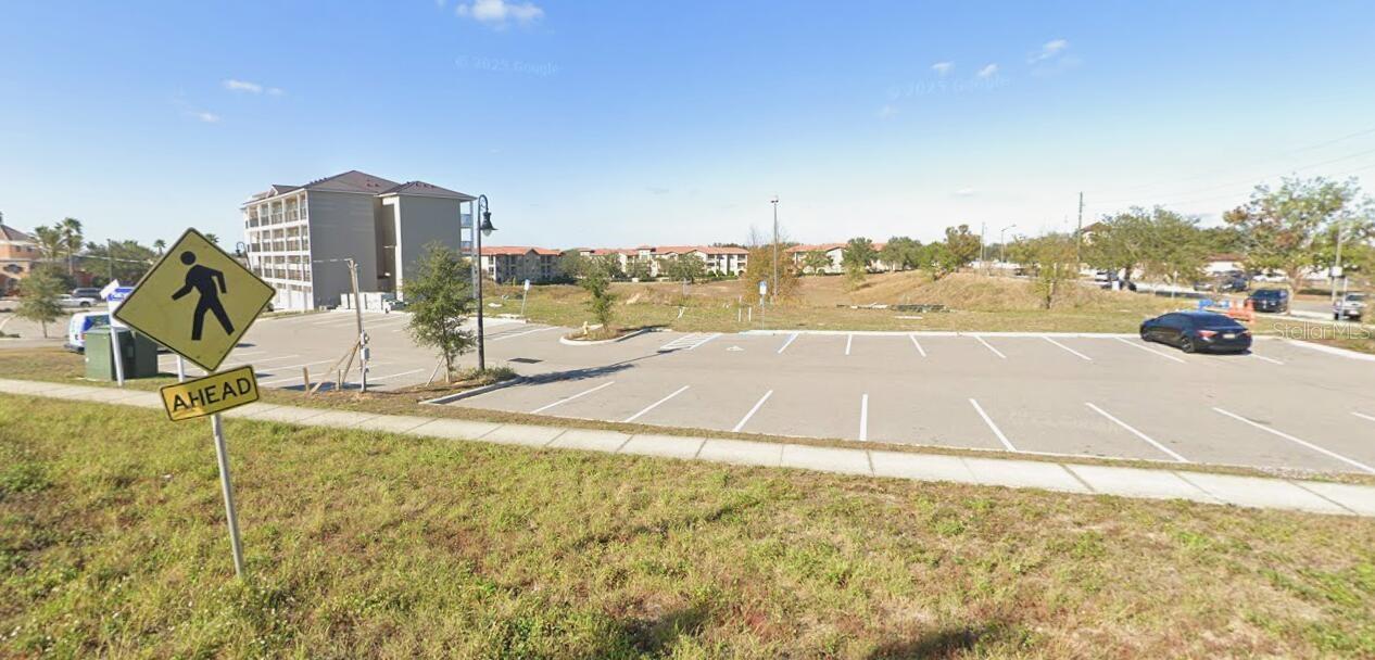 Photo of 811 RETREAT BOULEVARD #101 DAVENPORT FL 33897