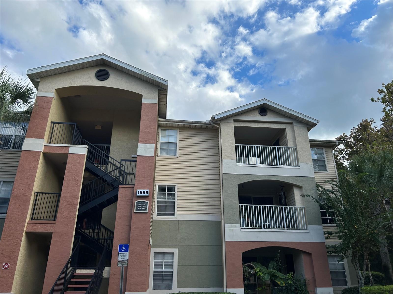 Photo of 1999 SUMMER CLUB DRIVE #313 OVIEDO FL 32765