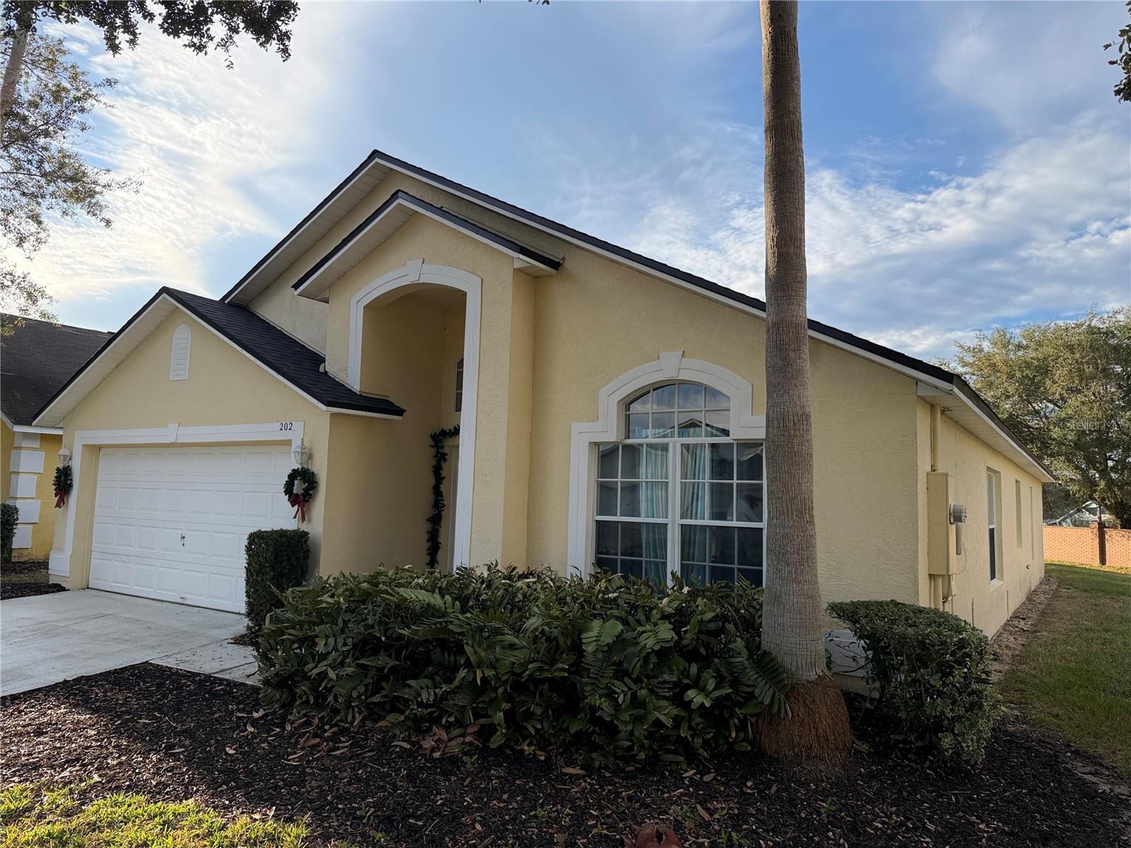 Photo of 202 S CASTERTON CIRCLE DAVENPORT FL 33897