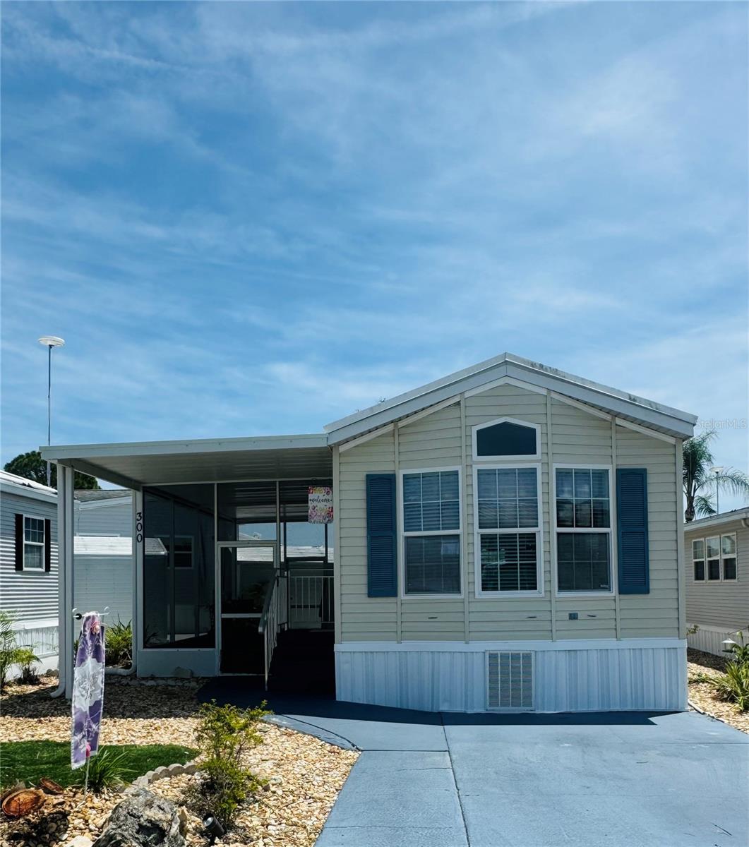 Photo of 300 ROYAL TROON LOOP DAVENPORT FL 33837