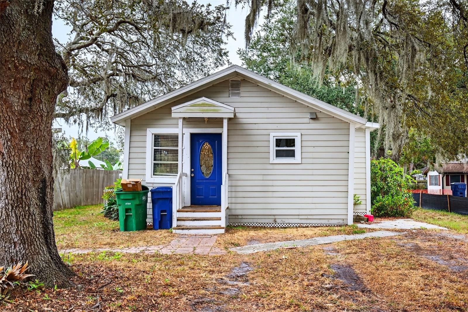 Photo of 8917 N WILLOW AVENUE TAMPA FL 33604