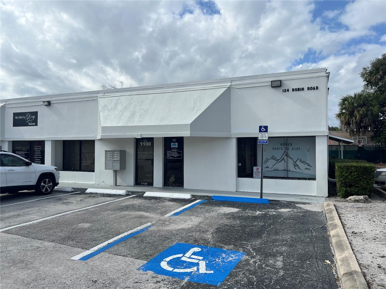 Photo of 124 ROBIN RD ALTAMONTE SPRINGS FL 32701