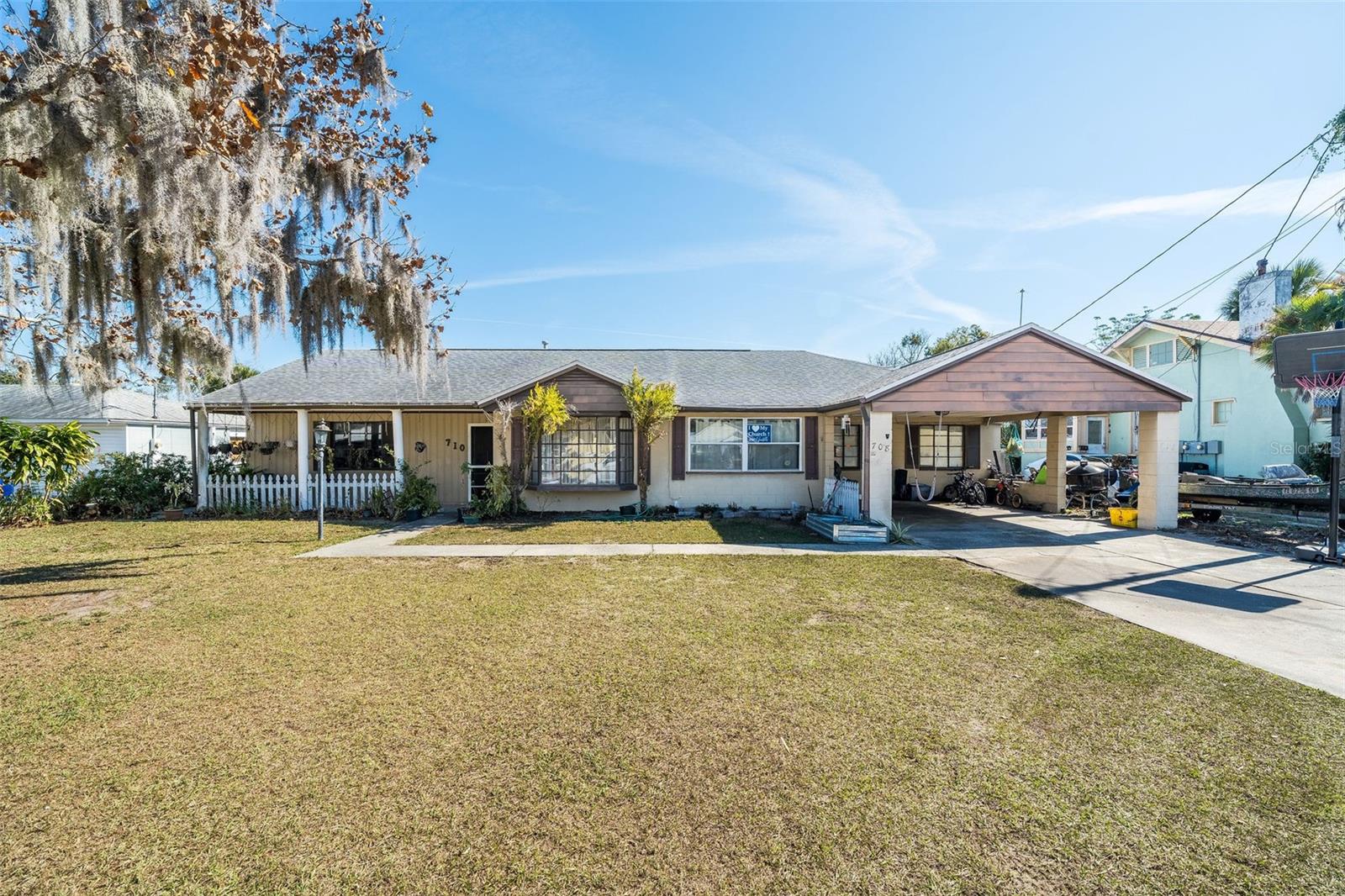 Photo of 708 N SAINT CLAIR ABRAMS AVENUE TAVARES FL 32778