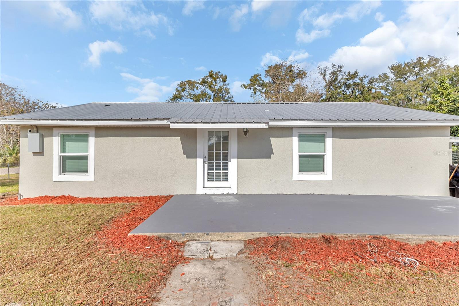 Photo of 2121 WOODLAND DRIVE APOPKA FL 32703