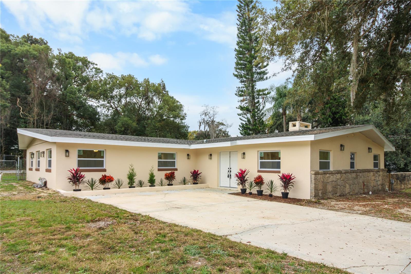 Photo of 2524 BLUE LAKE COURT APOPKA FL 32703