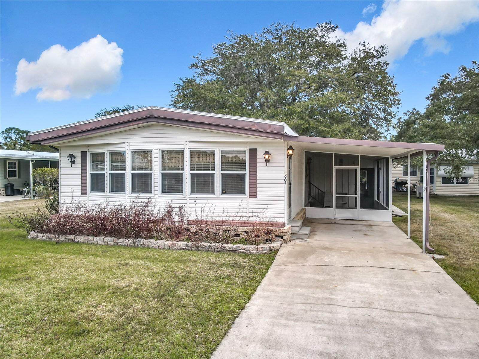 Photo of 807 SWALLOW LANE OSTEEN FL 32764