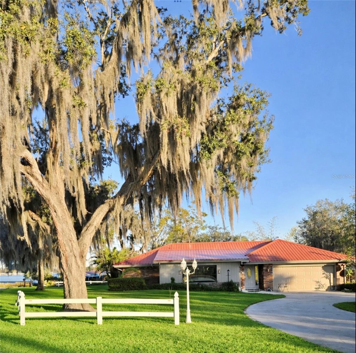 Photo of 630 LAKE BLUE DRIVE LAKE PLACID FL 33852