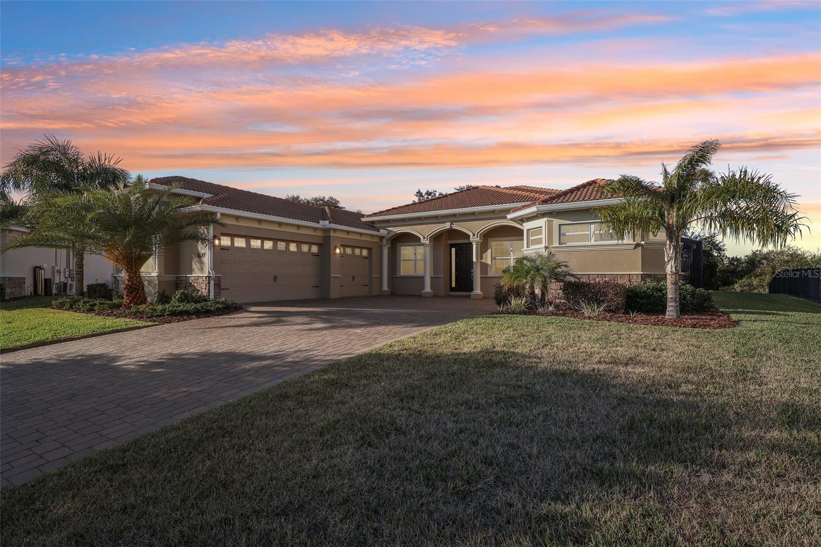 Photo of 8847 FALLEN OAK DRIVE DAVENPORT FL 33896