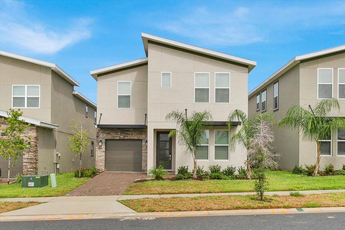 Photo of 9239 SOMMERSET HILLS DRIVE DAVENPORT FL 33896