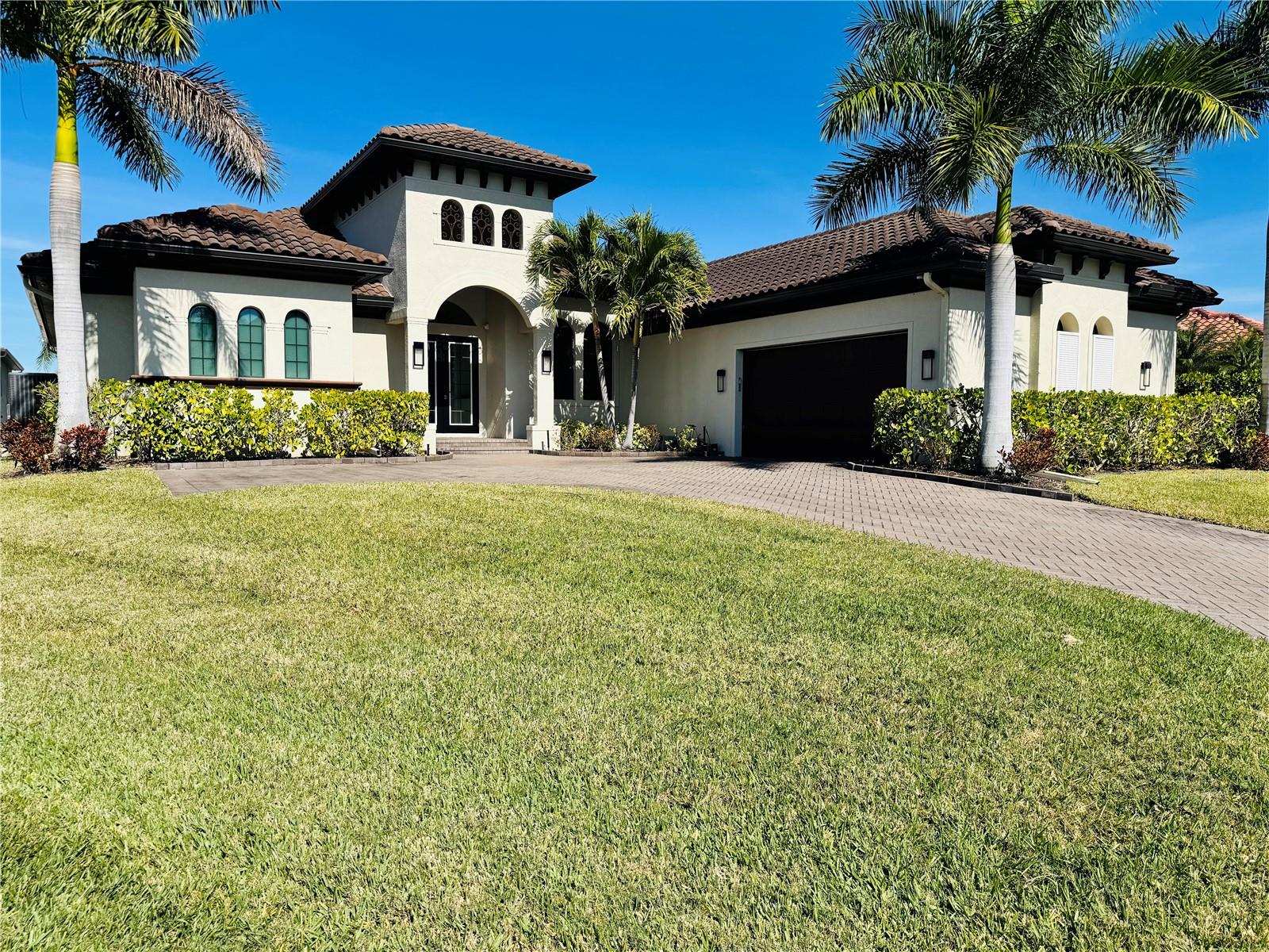 Photo of 8533 S LAKE CIRCLE FORT MYERS FL 33908