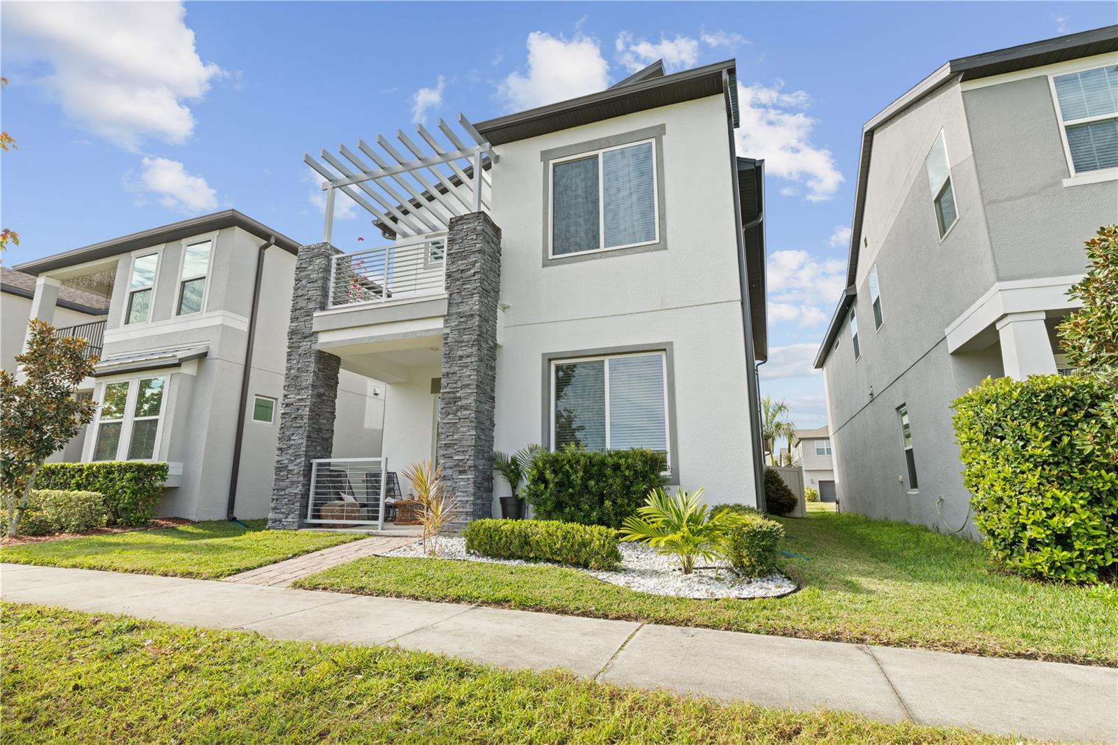 Photo of 2065 WHITE FEATHER LOOP OAKLAND FL 34787
