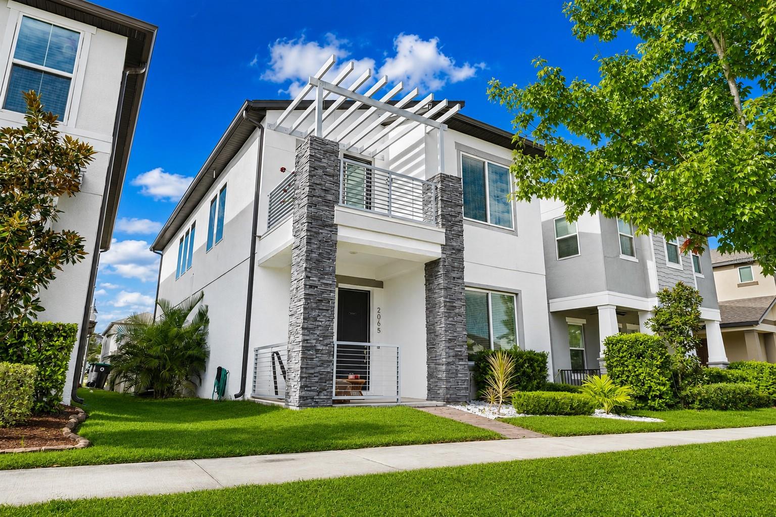 Photo of 2065 WHITE FEATHER LOOP OAKLAND FL 34787