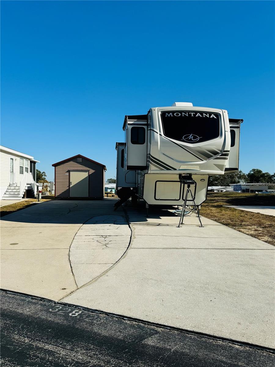 Photo of 328 ST GEORGE DRIVE DAVENPORT FL 33837