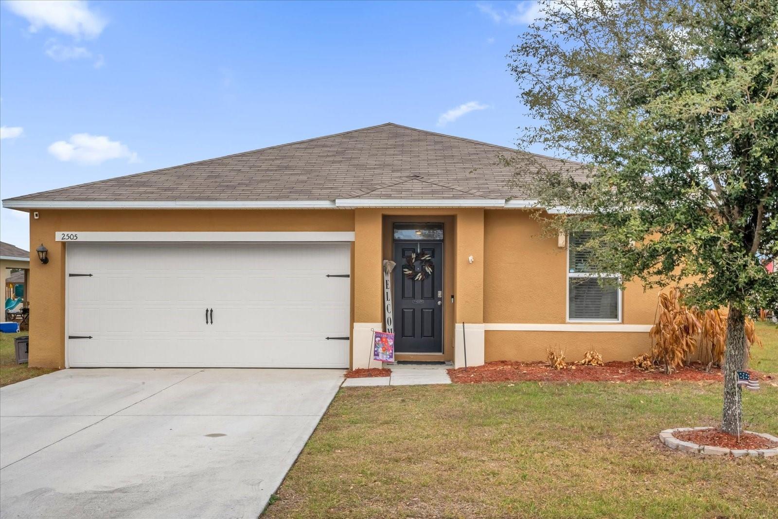Photo of 2505 GLACIER EXPRESS LANE TAVARES FL 32778