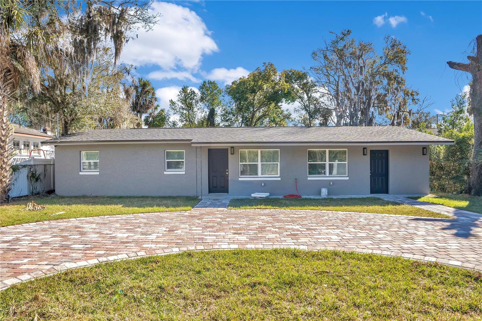 Photo of 1544 N HIGHLAND STREET MOUNT DORA FL 32757