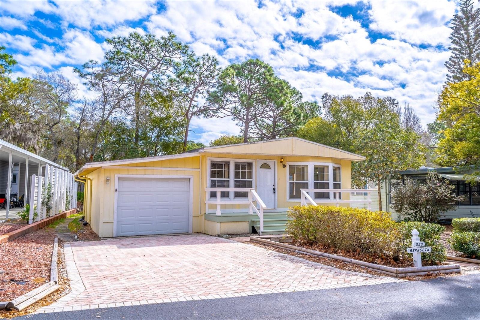 Photo of 320 N FOREST BOULEVARD LAKE MARY FL 32746