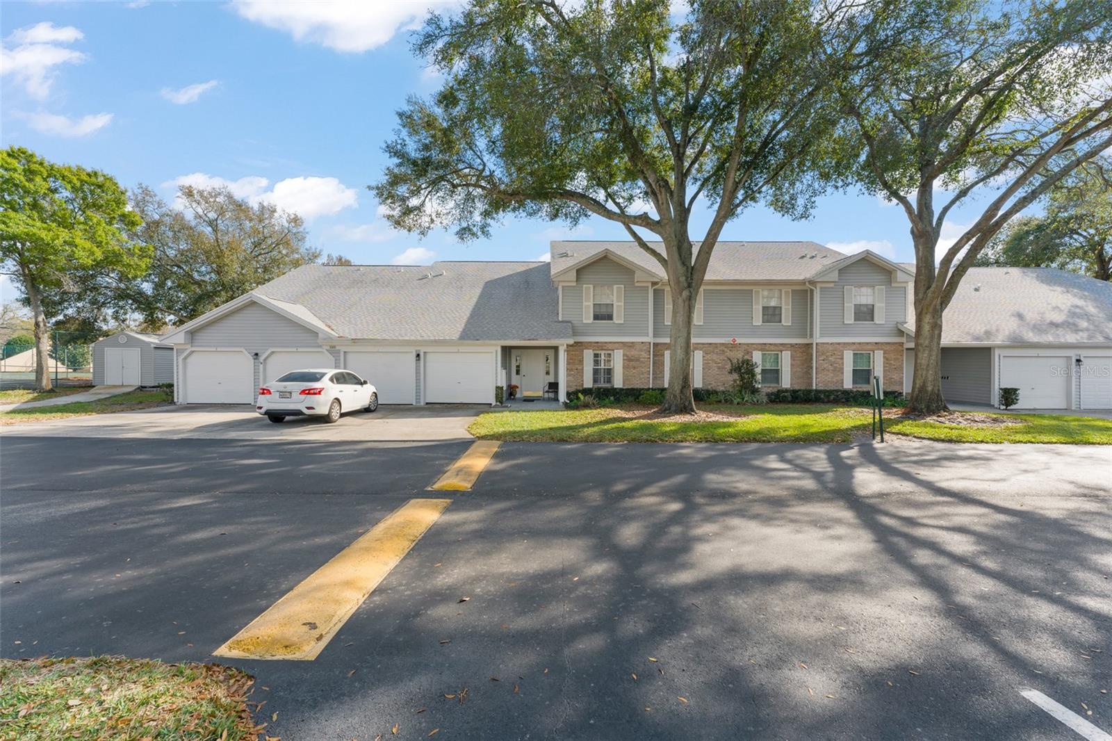 Photo of 5300 DOVER VILLAGE LANE #4 ORLANDO FL 32812