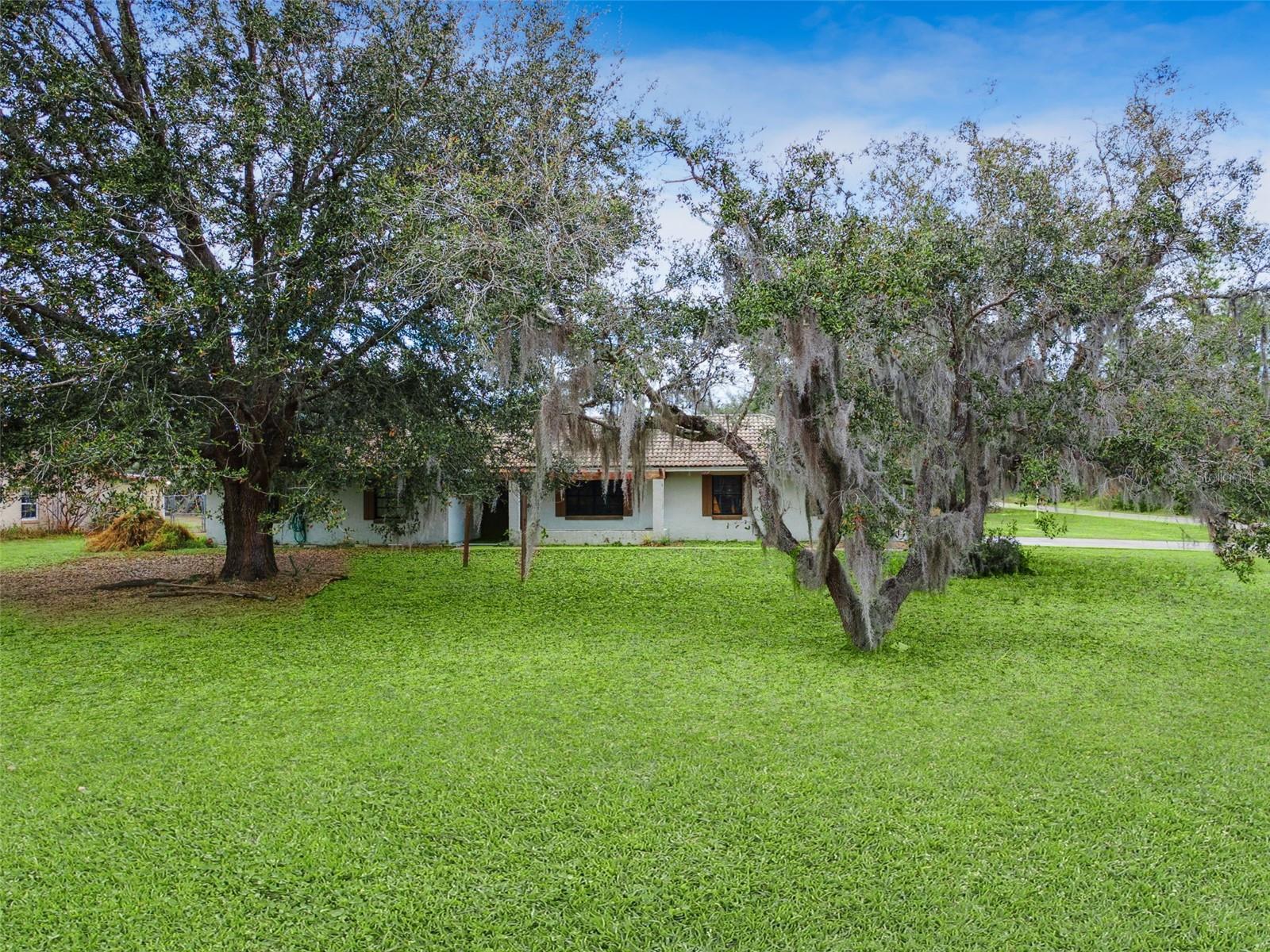 Photo of 4250 VALENCIA DRIVE INDIAN LAKE ESTATES FL 33855