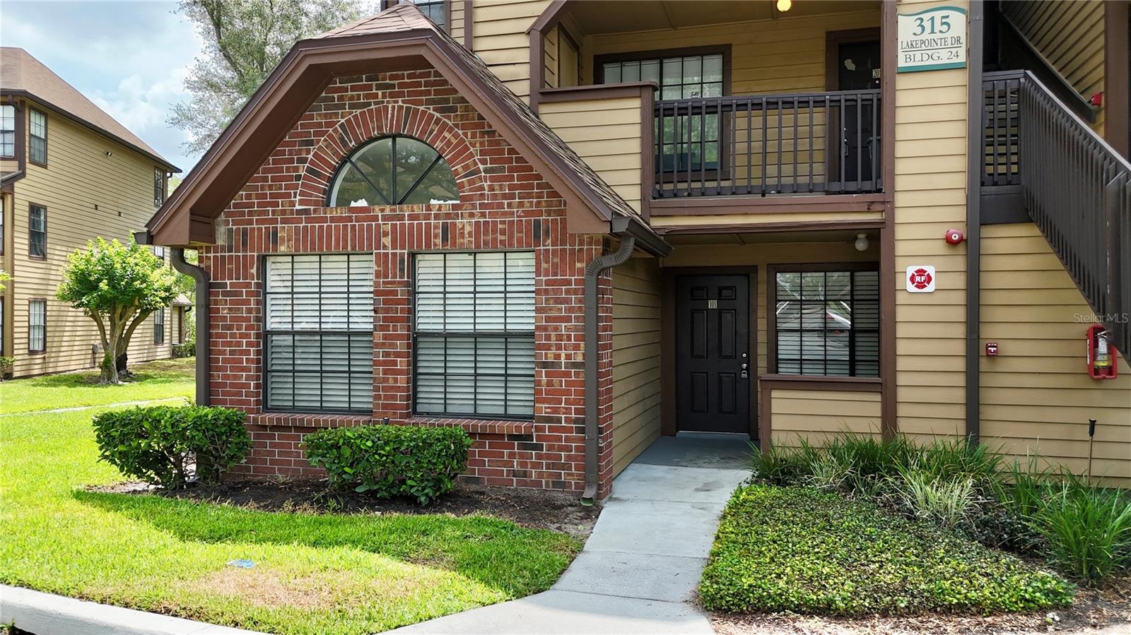 Photo of 315 LAKEPOINTE DRIVE #101 ALTAMONTE SPRINGS FL 32701