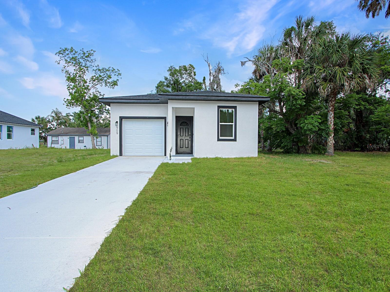 Photo of 1216 S POMEGRANITE AVENUE SANFORD FL 32771