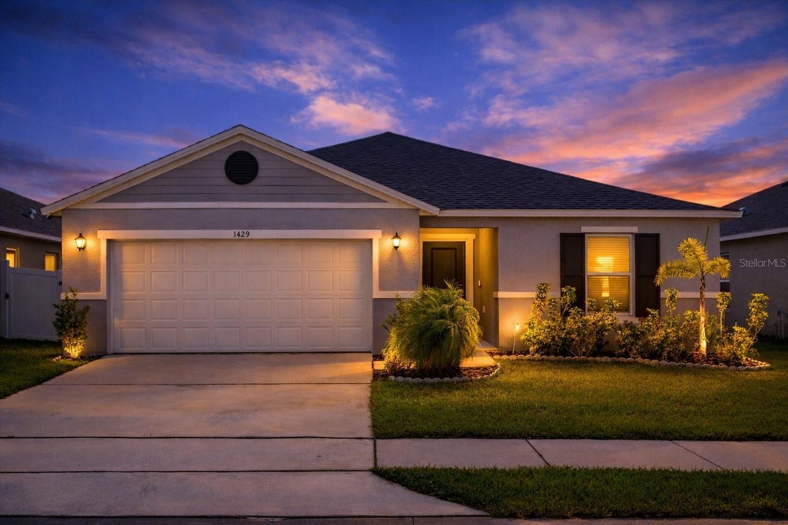 Photo of 1429 MATTIE POINTE LANE AUBURNDALE FL 33823