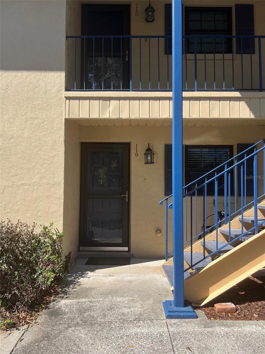 Photo of 110 N TREMAIN STREET #110 MOUNT DORA FL 32757