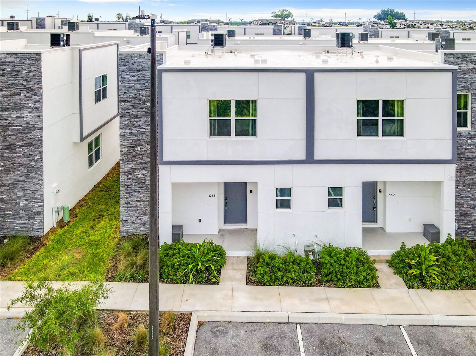 Photo of 653 TRIKOMO DRIVE DAVENPORT FL 33896