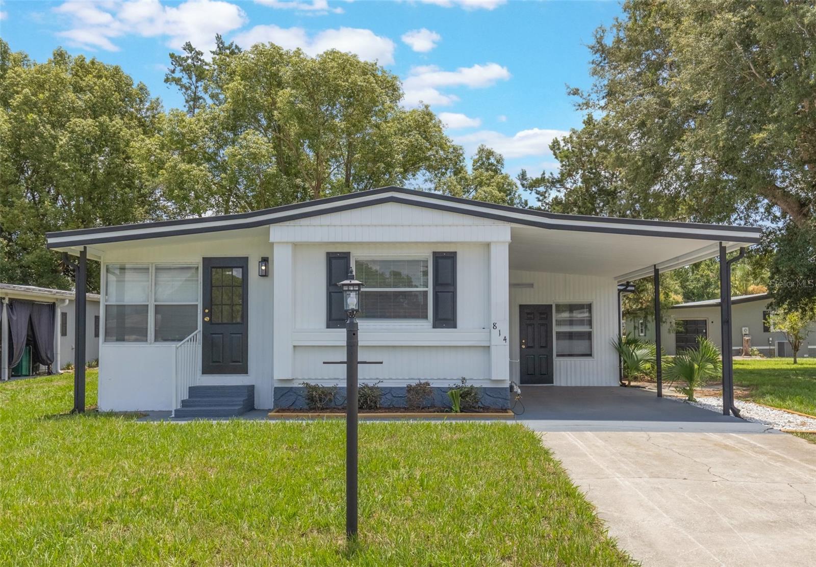 Photo of 814 ROSEAPPLE AVENUE LADY LAKE FL 32159
