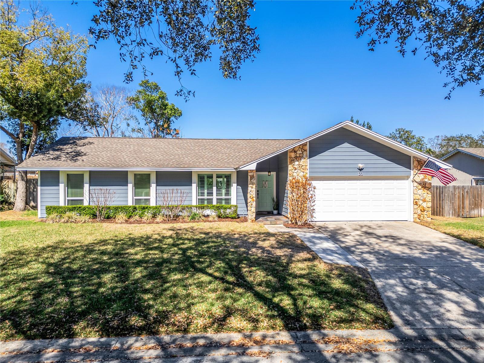 Photo of 123 E CUMBERLAND CIRCLE LONGWOOD FL 32779