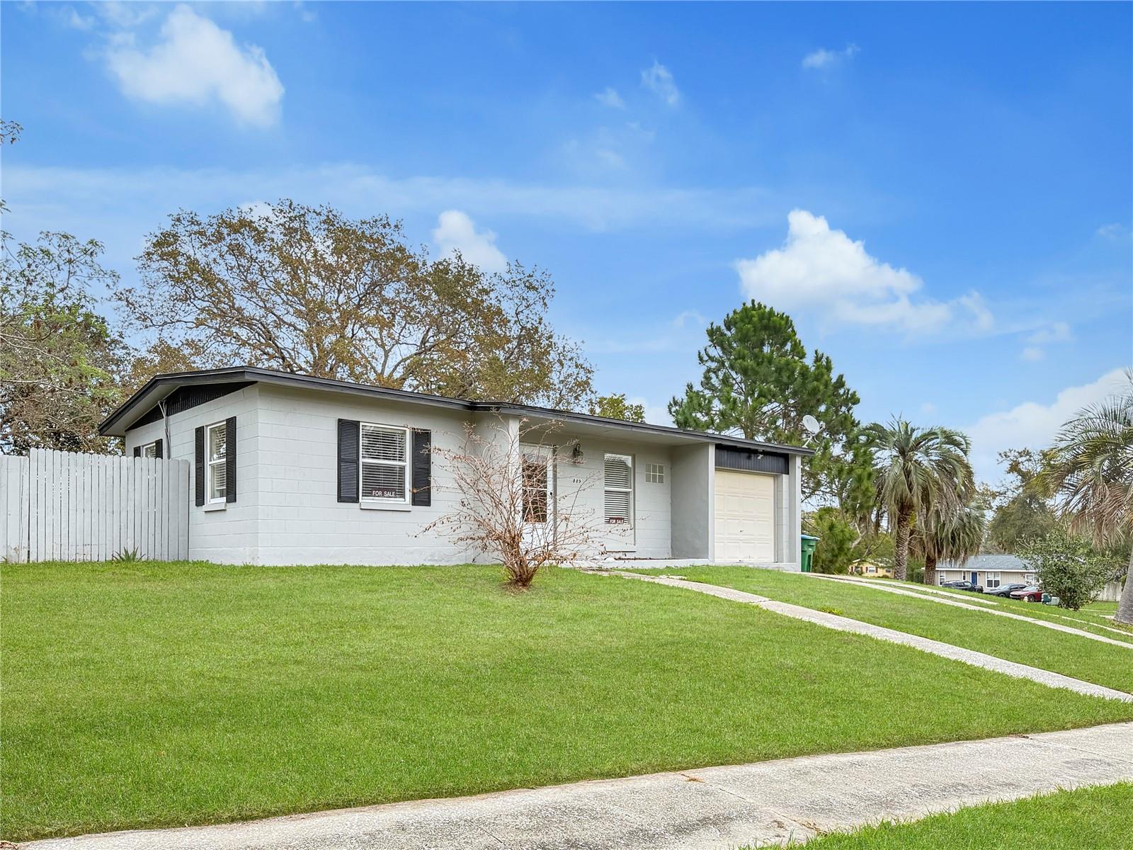 Photo of 889 W VILLAGE DRIVE DELTONA FL 32725