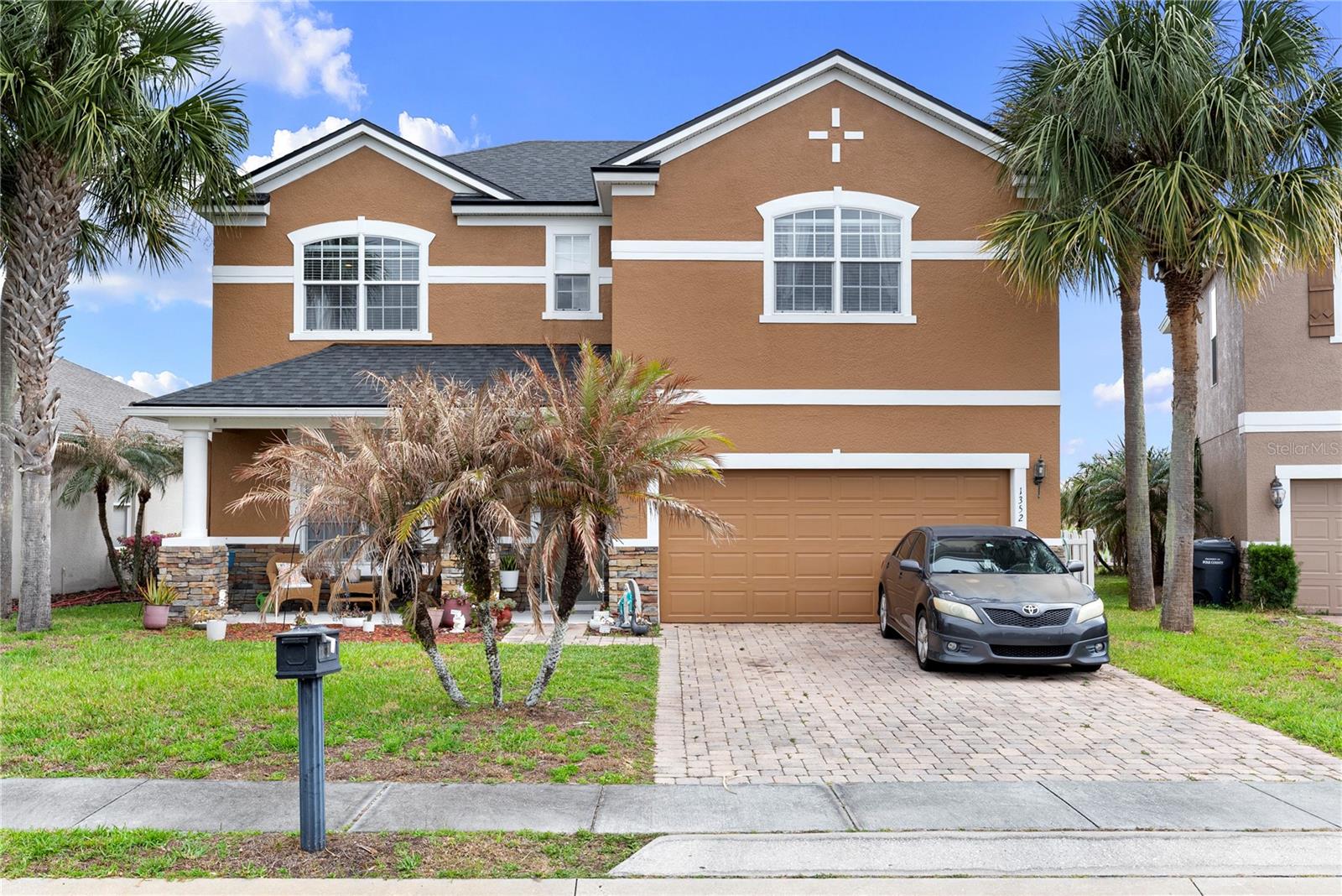 Photo of 1352 OAKCREST COURT DAVENPORT FL 33837