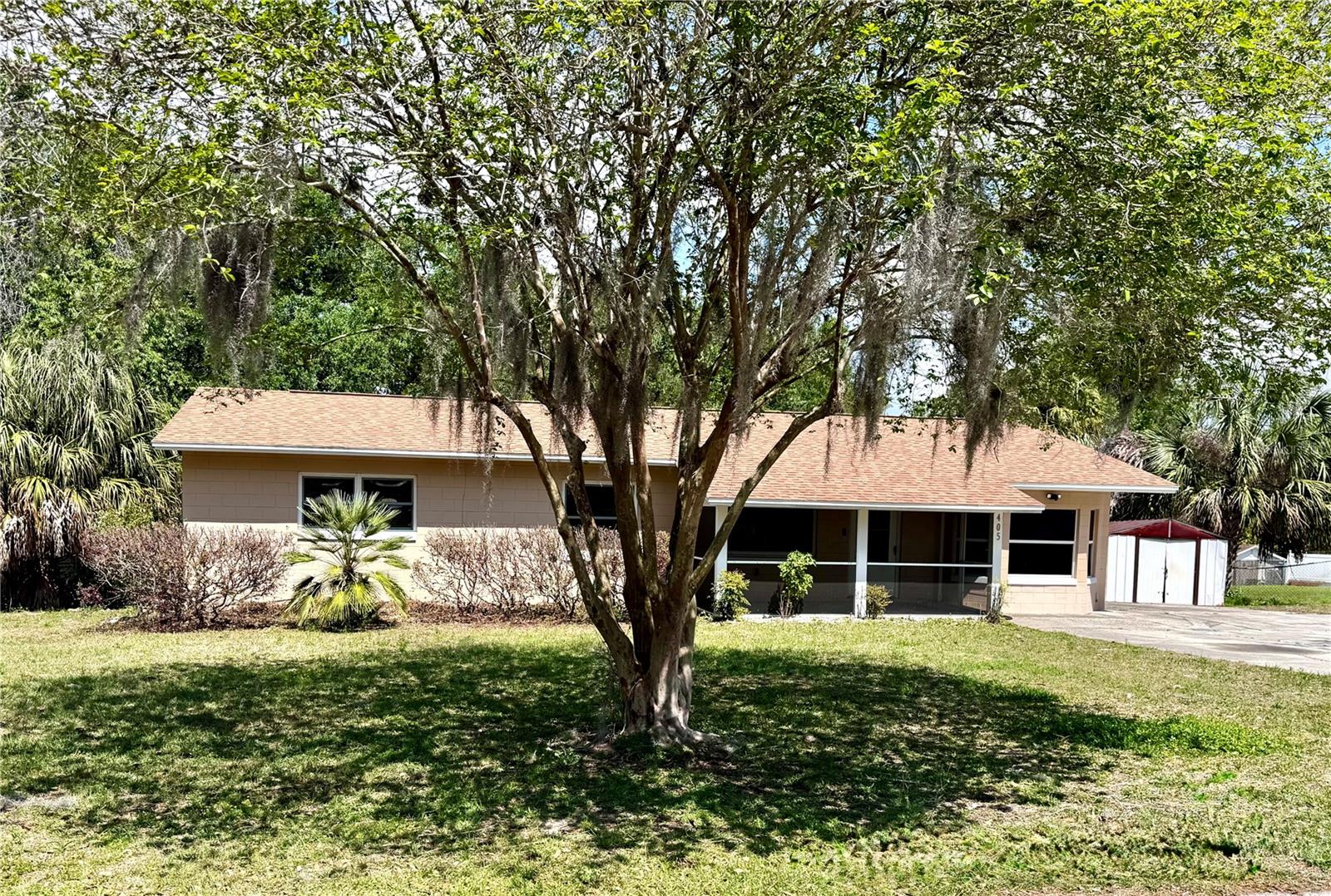 Photo of 405 TROPIC CIRCLE FRUITLAND PARK FL 34731