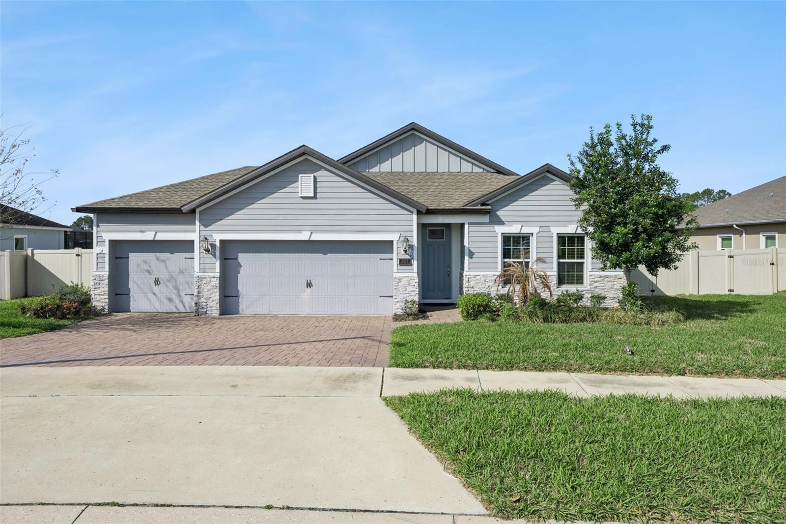 Photo of 307 TERRACOTTA TERRACE HOWEY IN THE HILLS FL 34737